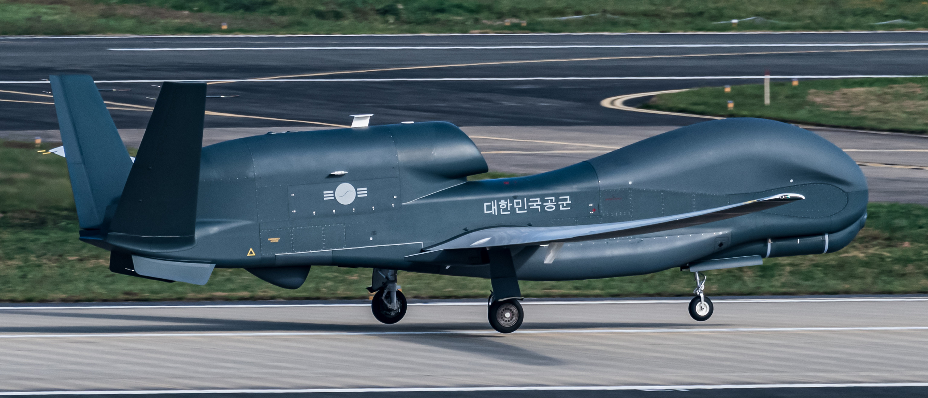 대한민국 공군 '글로벌 호크' 사진.jpg