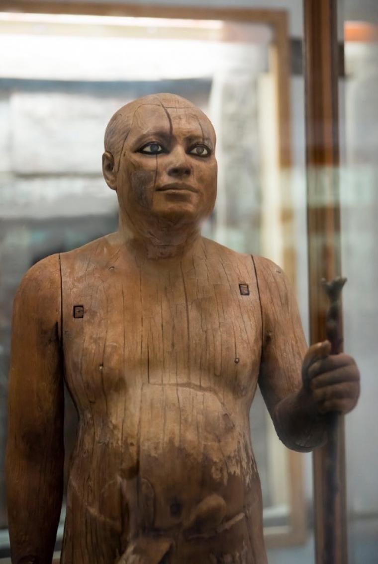 이집트에서 발견된 4500년전(BC2500년) 조각상