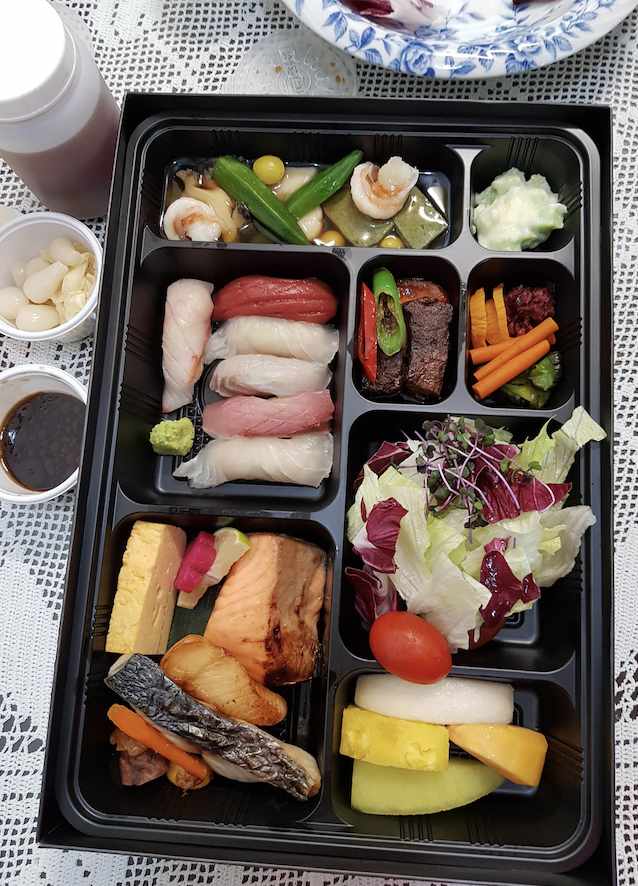 a lunch box for 115,000 wonJPG
