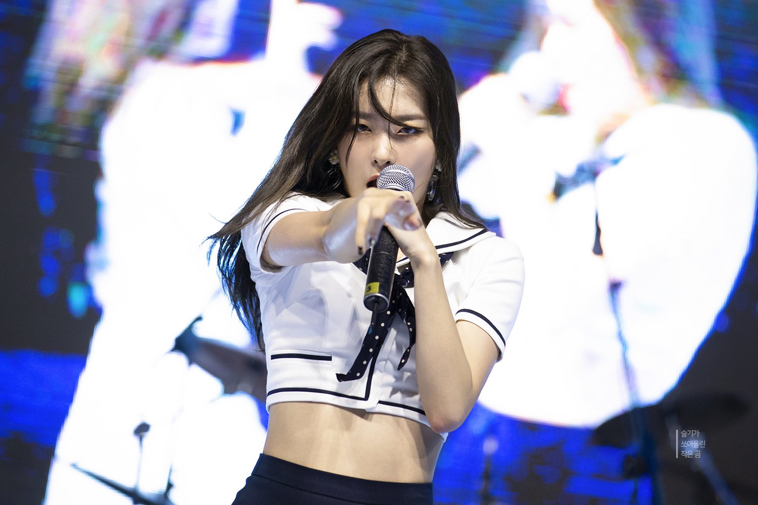 Crop Marine Look Seulgi