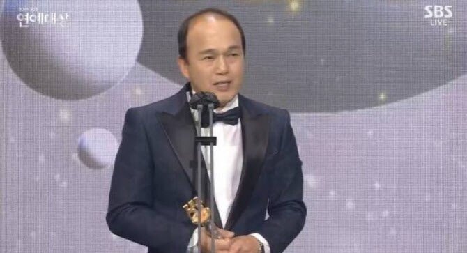 Kim Kwang-kyu made a fuss about his remarks at the SBS Entertainment Awards yesterday.