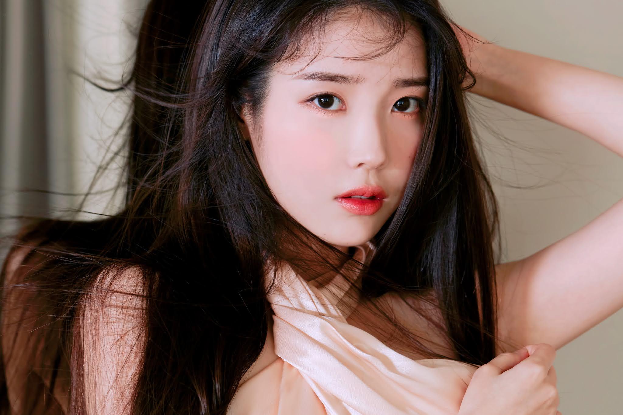 IU VOGUE Secret Party Photoshoot