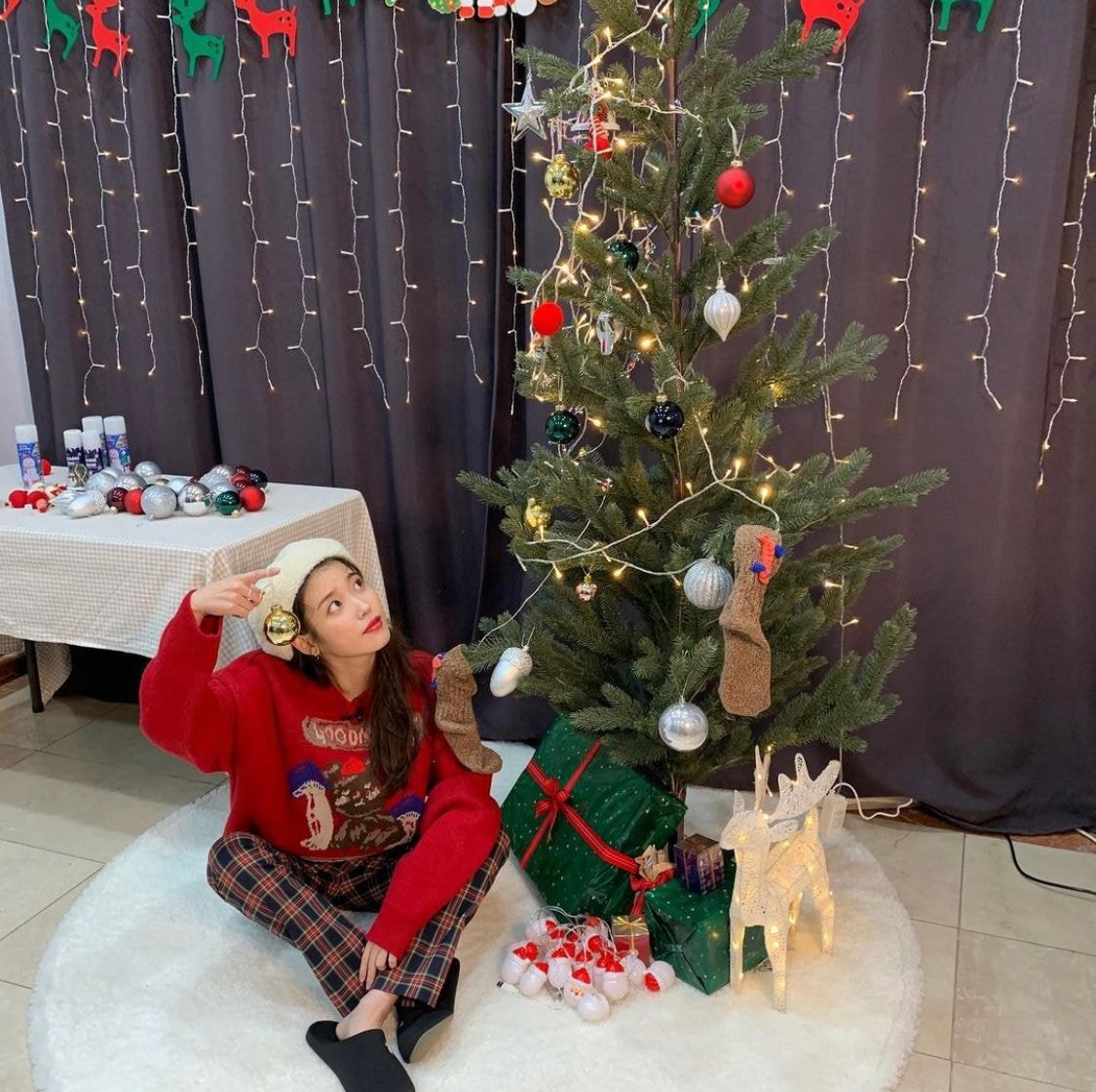 Christmas IU Instagram