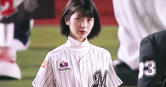 Minami Hamabe came out to throw the first pitch.