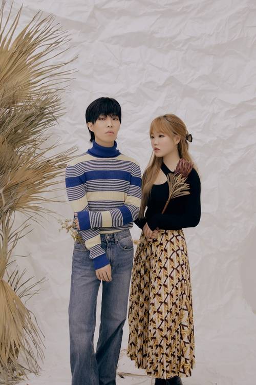 AKMU, five-year contract renewal with YG Entertainment, "I did it when I retired, but I never thought about leaving."