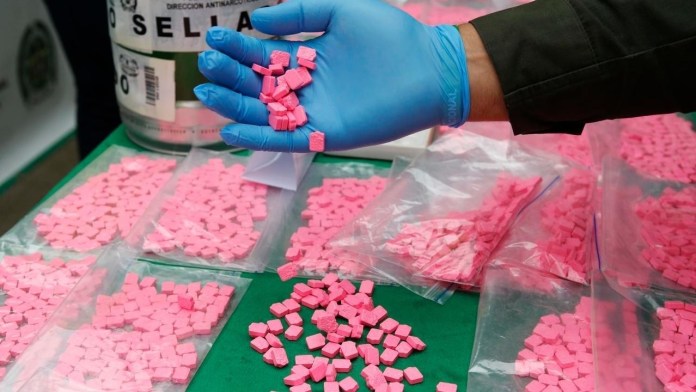 According to an investigation into a 1.3 billion won drug workshop in France.JPG