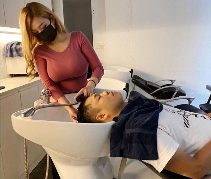 Taiwanese hairdresser's sister says she has endless male customers.