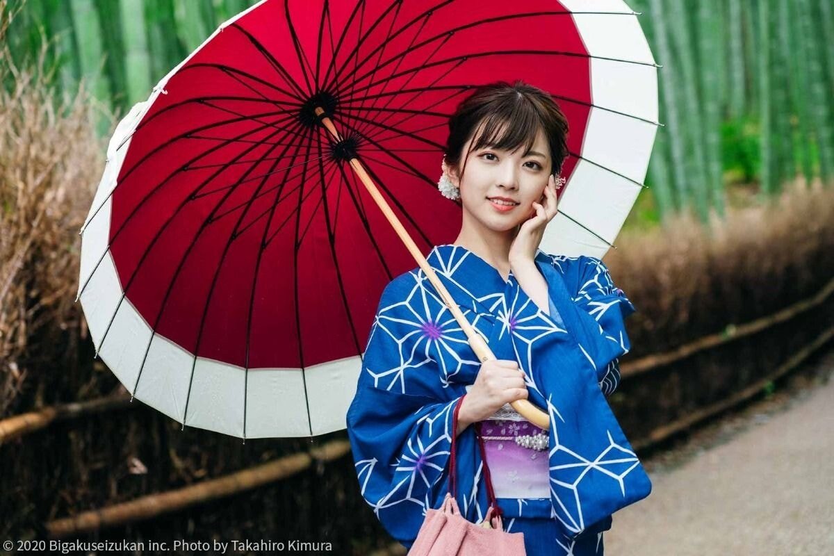 Japanese announcer aspiring student beauty pageant winner