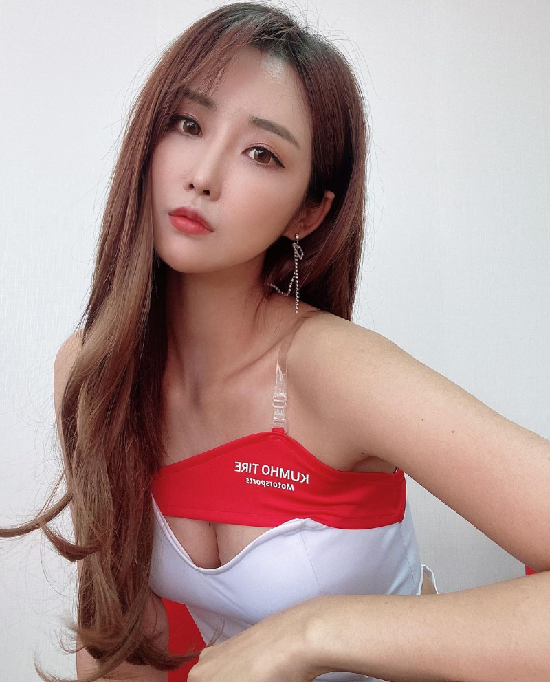 Racing model Yoo Da-yeon