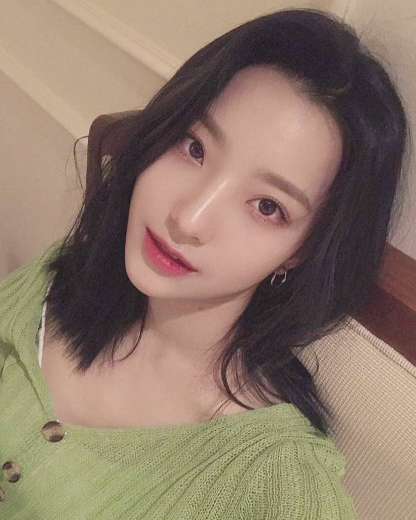 프로미스나인 새롬