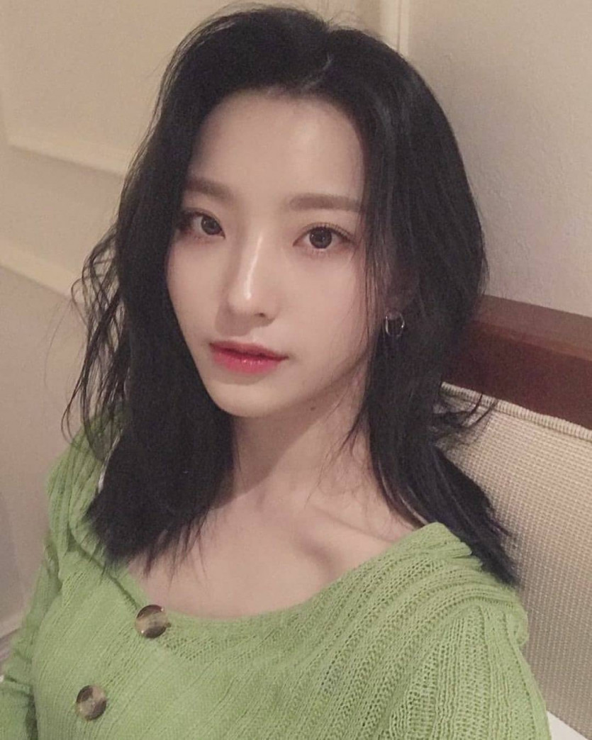 프로미스나인 새롬