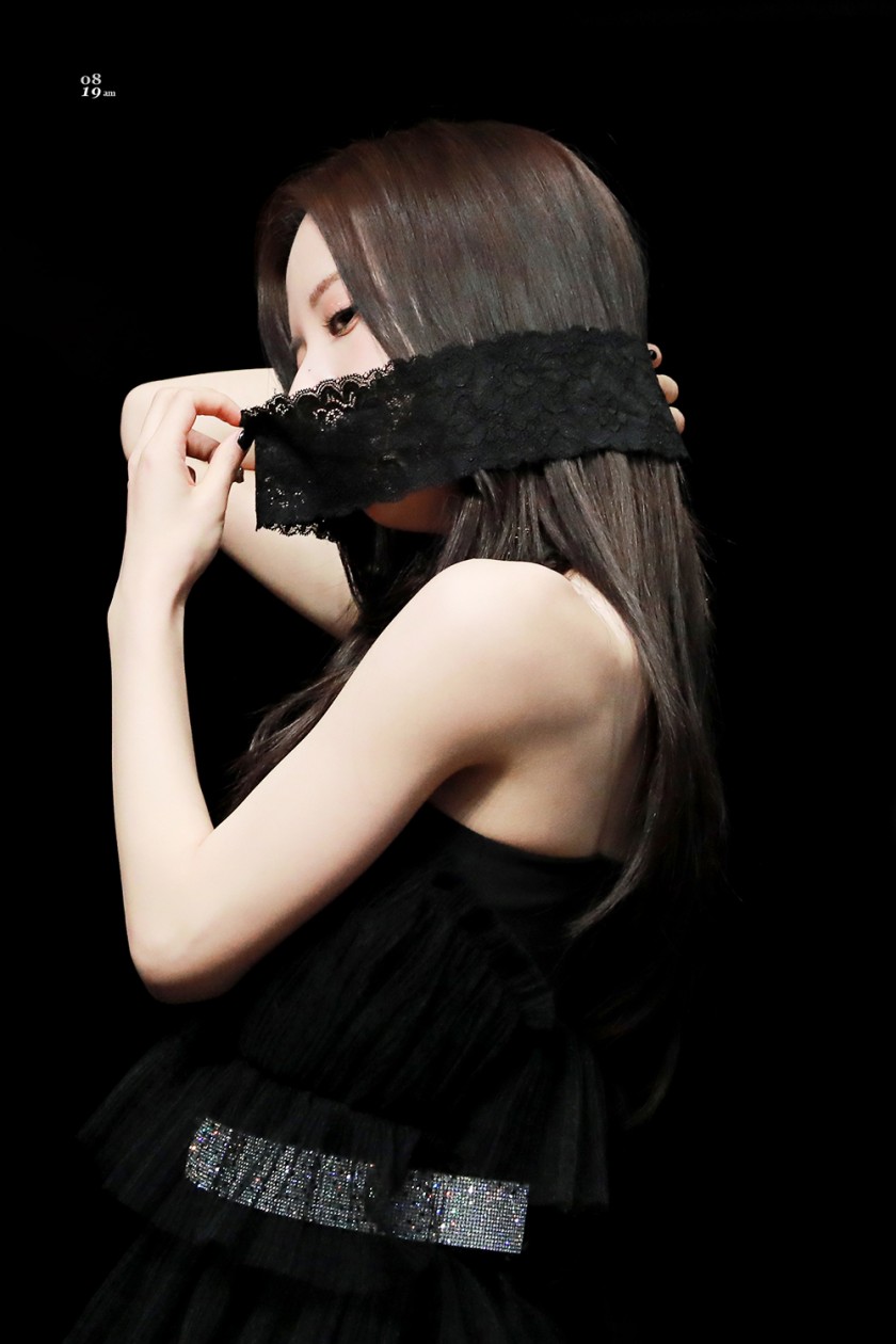 blindfolded Bona