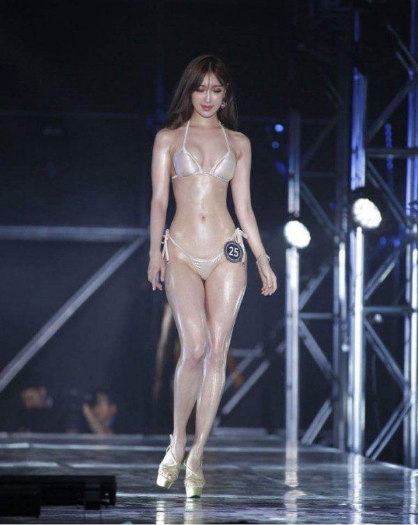 Fit Model Kim Ah-reum Competition Hall View