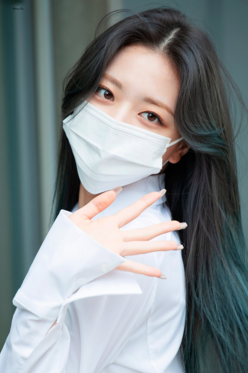 On my way to work, ITZY Yuna's beauty level