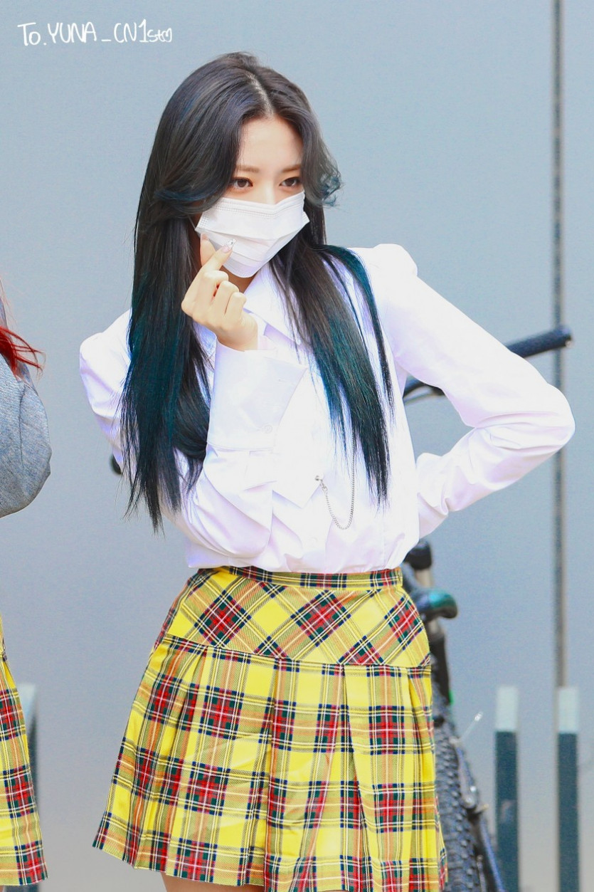 On my way to work, ITZY Yuna's beauty level