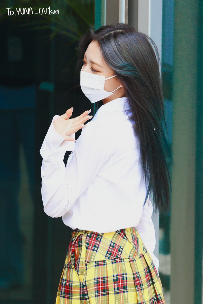 On my way to work, ITZY Yuna's beauty level