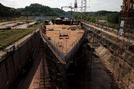 China's Titanic is trying to create a tourist attraction by making a fake...