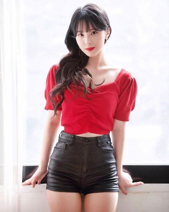 하체운동 열심히 한다는 치어리더