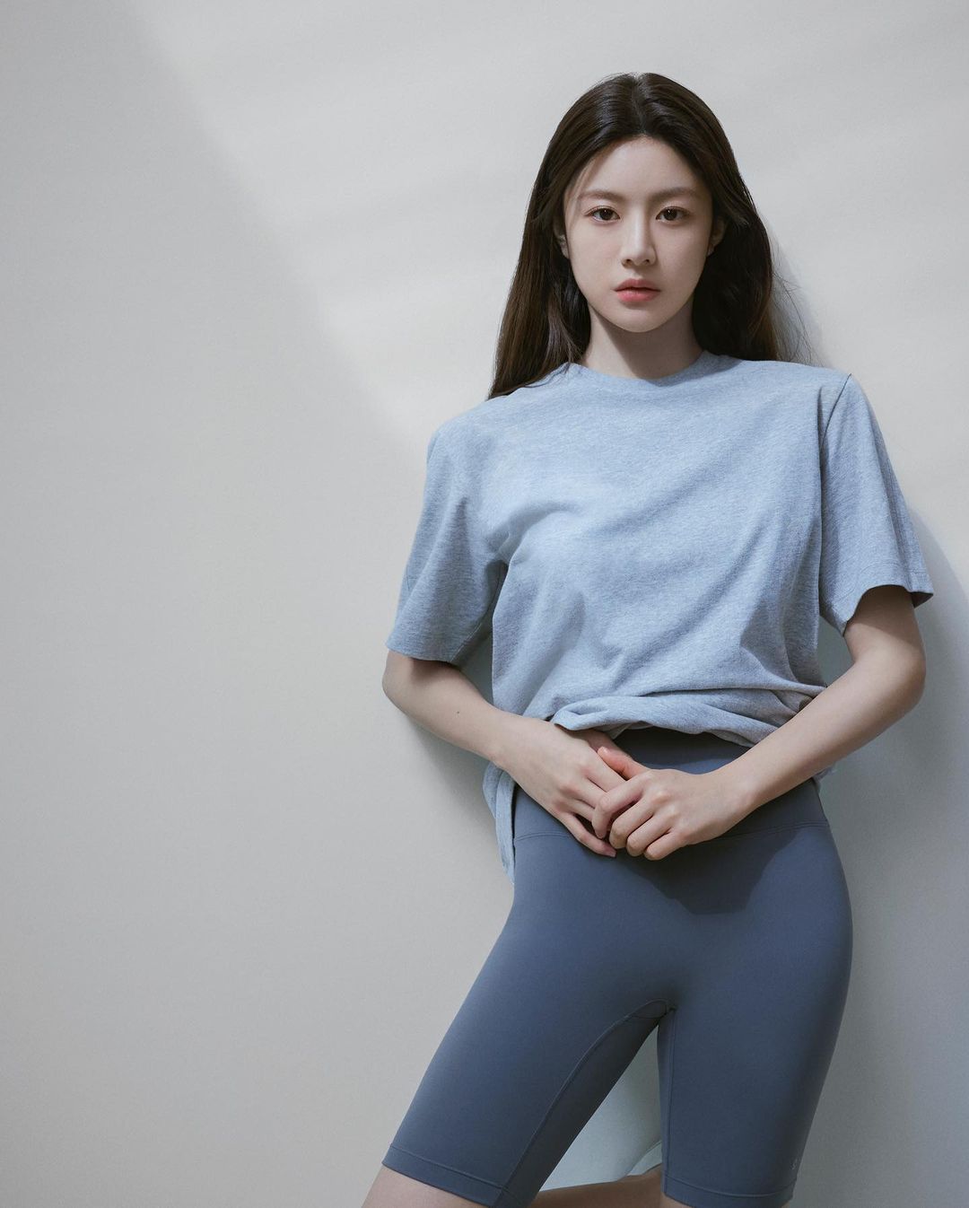 Uni Jeong Mulaware Leggings Photoshoots