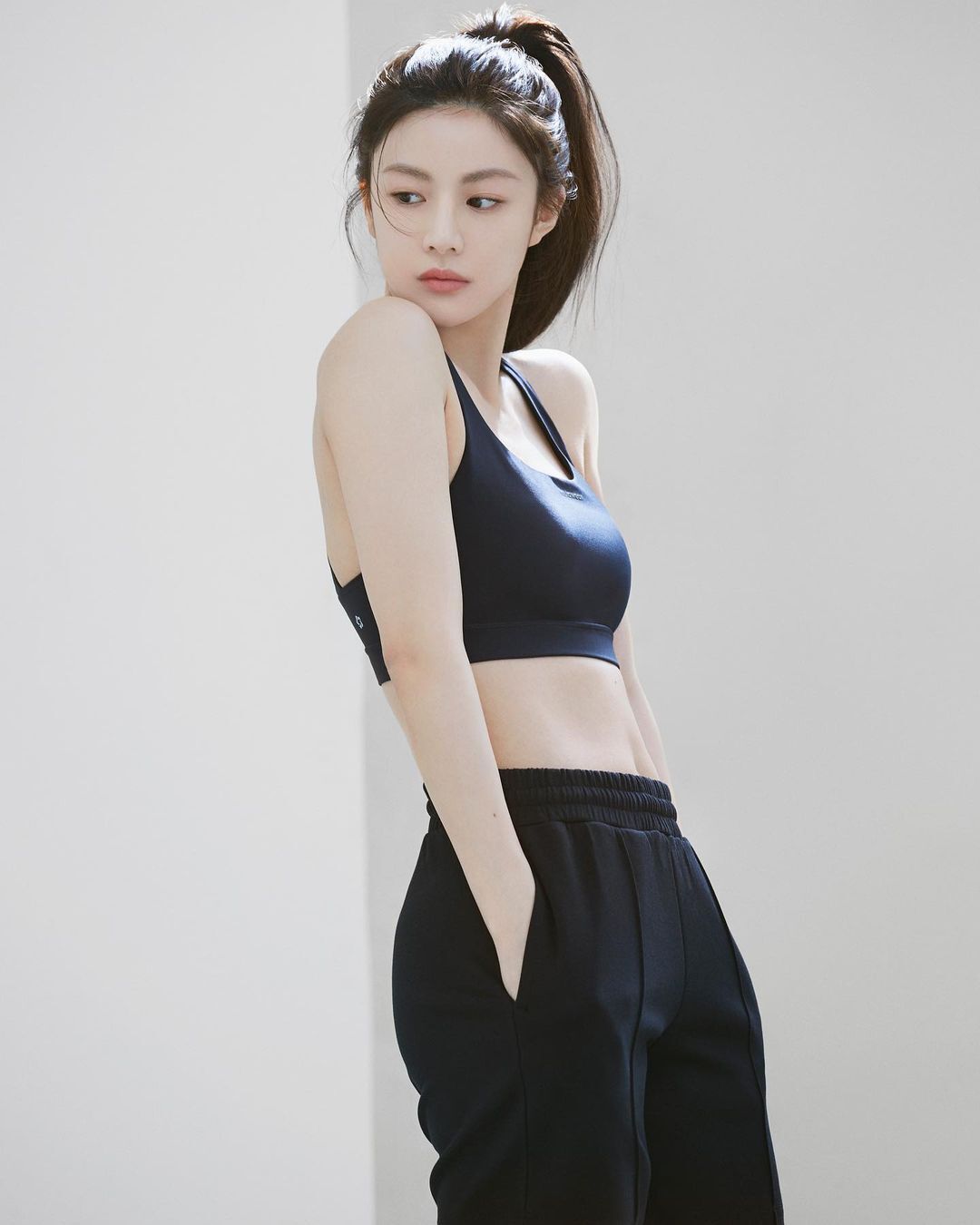 Uni Jeong Mulaware Leggings Photoshoots