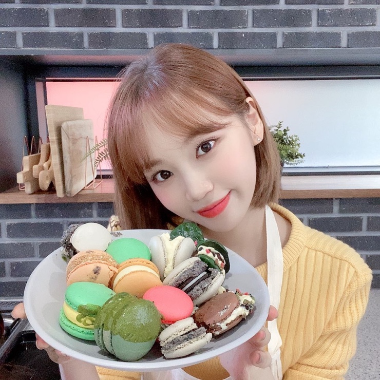 IZ*ONE Chaewon