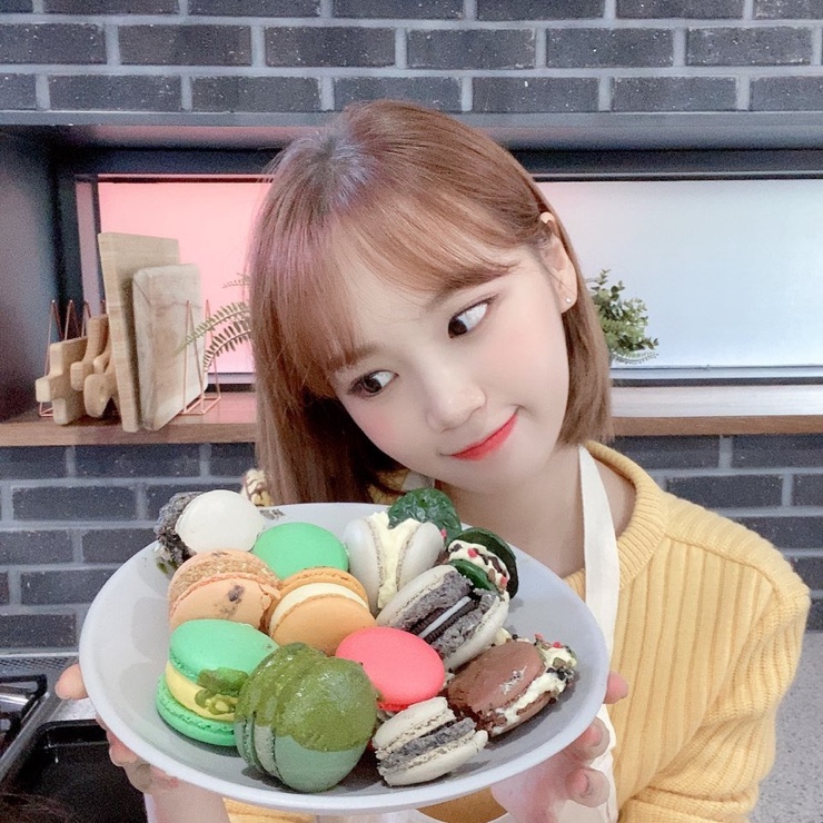 IZ*ONE Chaewon