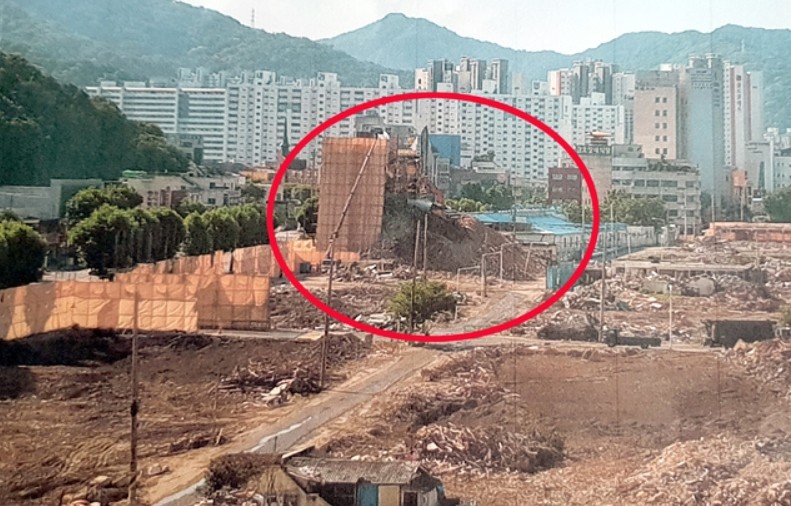 The reason why many photos of Gwangju collapse accident are reported.