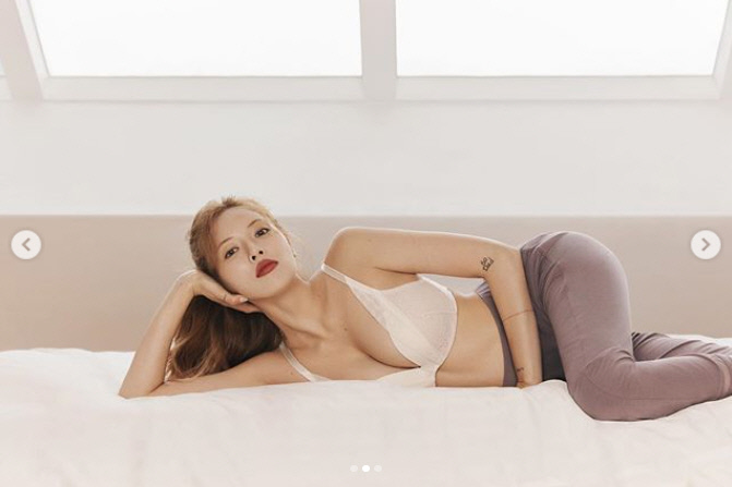 Hyuna's underwear pictorial