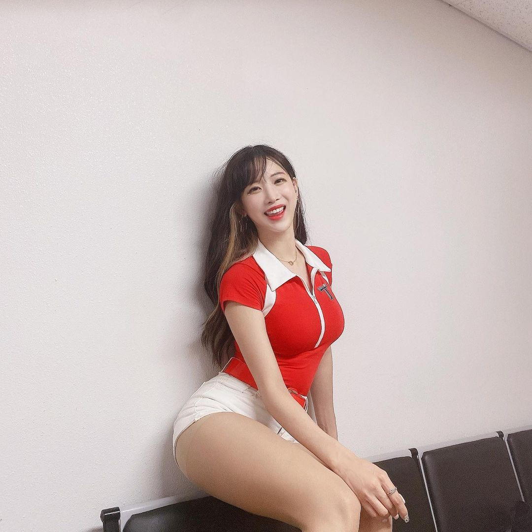 Cheerleader Kim Han-na
