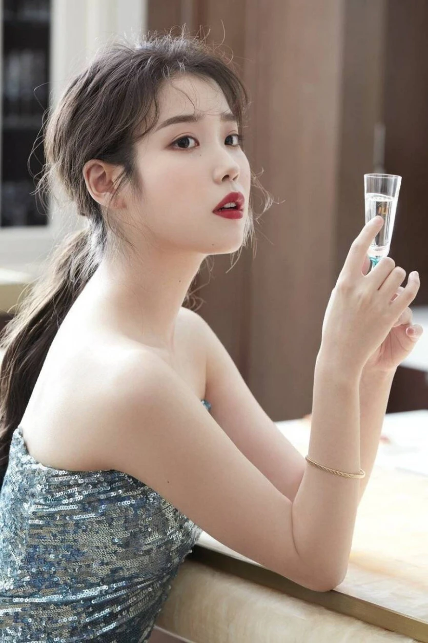 IU Chamisul pictorial