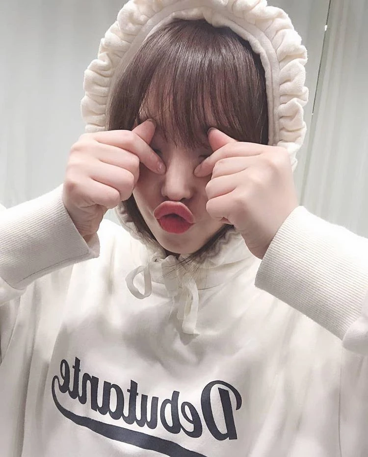 IZ*ONE 최 Choi Yena