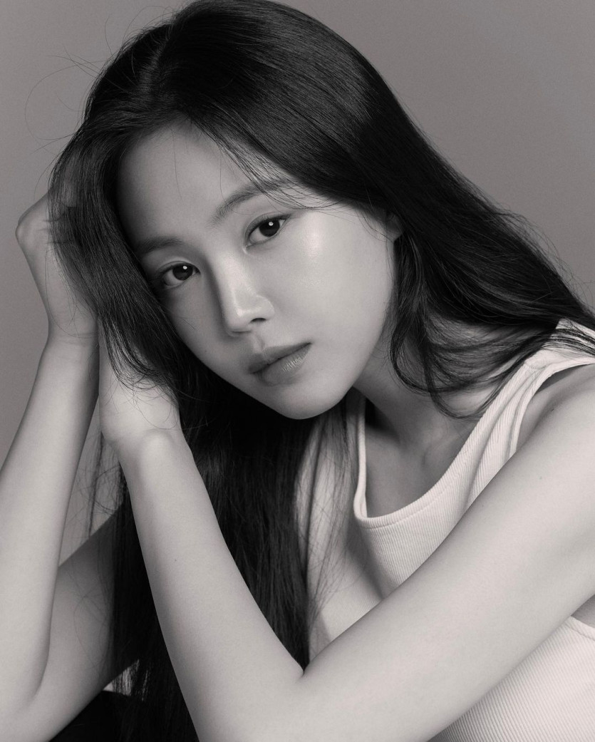 Son Na Eun's concept photo