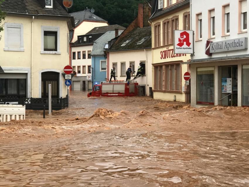 Foreign media photos of flood damage in western Germany