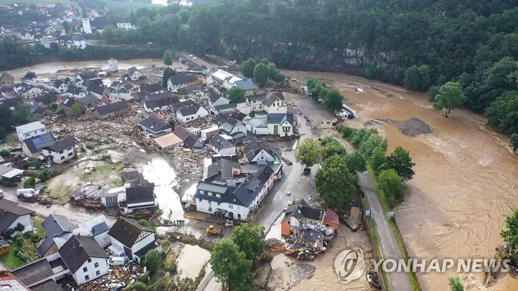 Foreign media photos of flood damage in western Germany