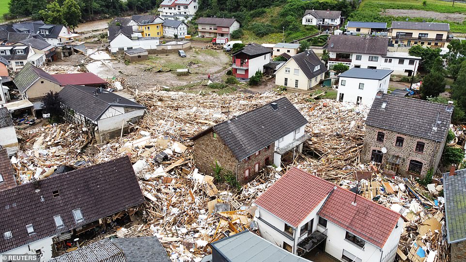 Foreign media photos of flood damage in western Germany