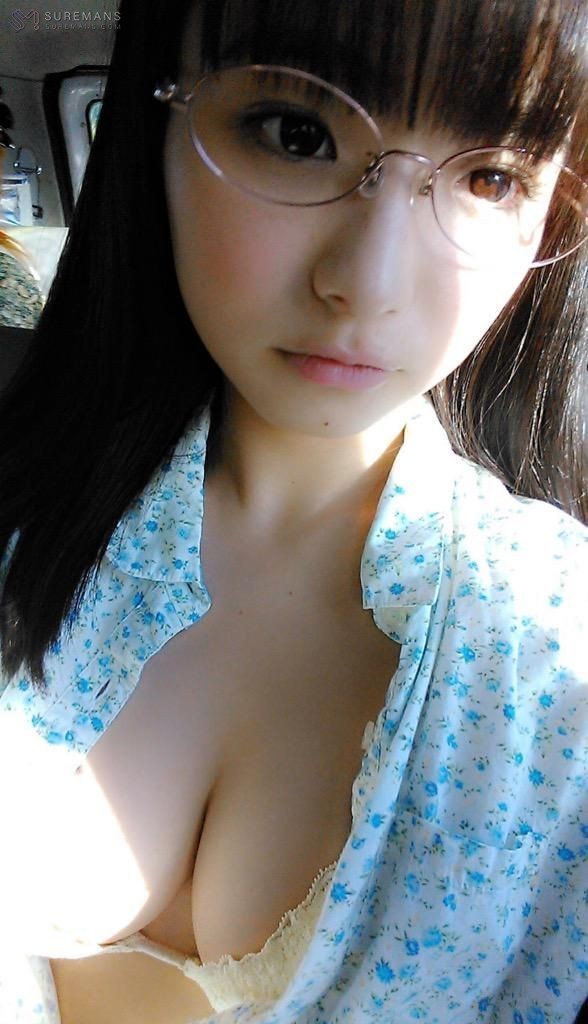 Let's buy Kataoka, a gravure idol.