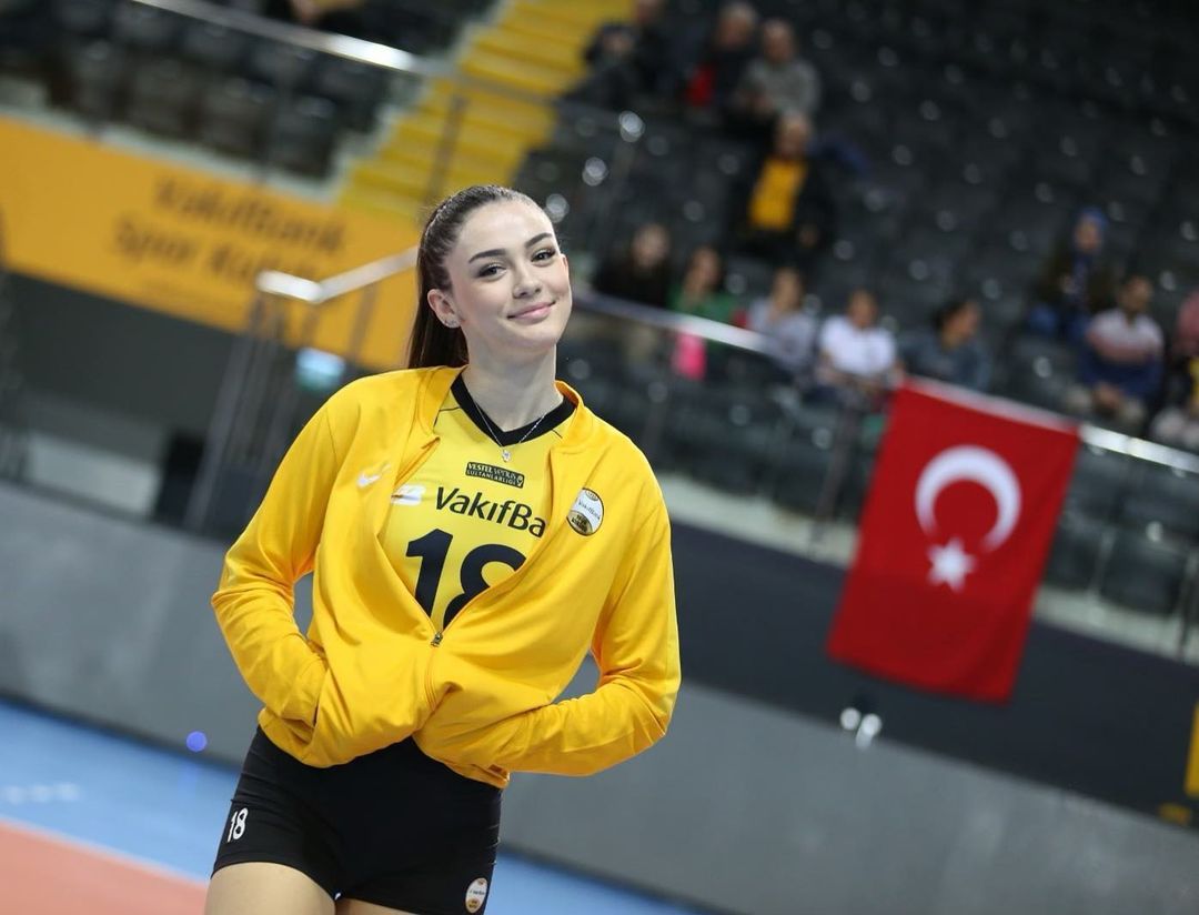 Turkish volleyball player sister