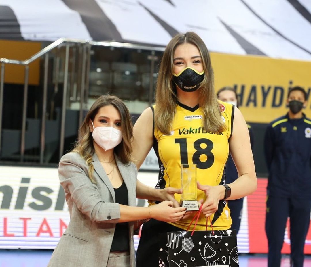 Turkish volleyball player sister