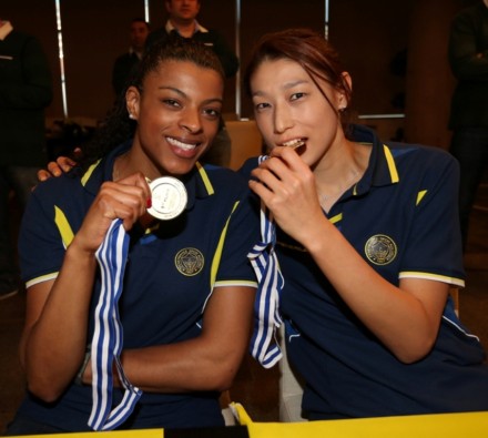 When Kim Yeon-kyung and Brazilian Pegaray were on the same team.jpg