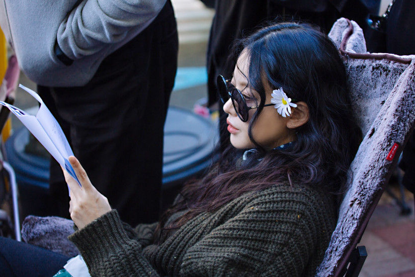 Oh Yeon-seo with flowers in her hair