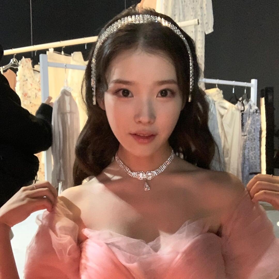 IU Instagram