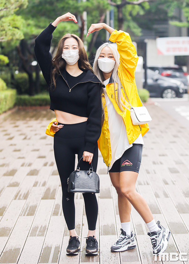 Dasom's way to work leggings