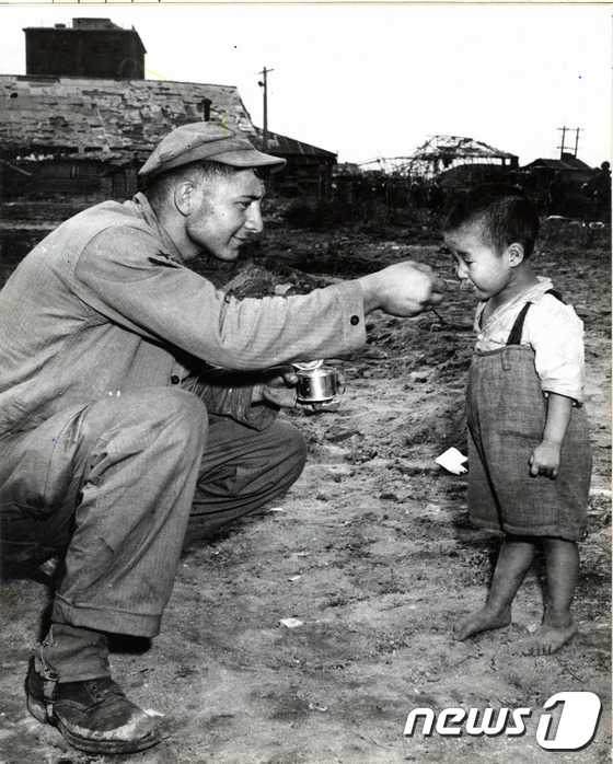 Photographs representing South Korea