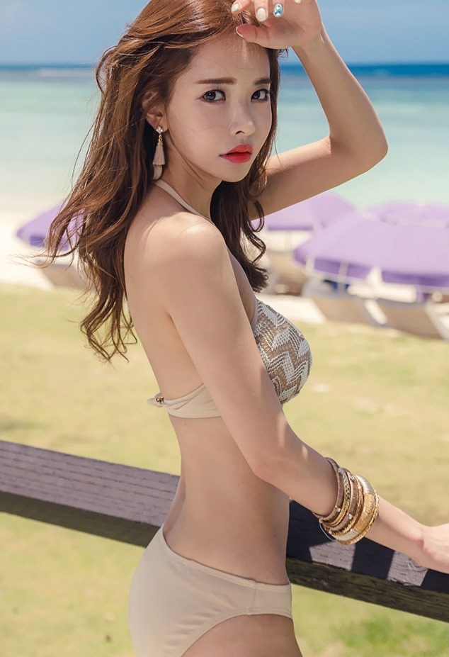 Shin Eun-ji Beach Fashion Photoshoot 1