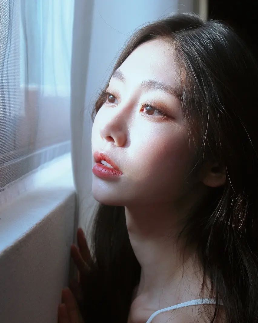 Seo Ji-Soo's Instagram Pure White Photoshoot