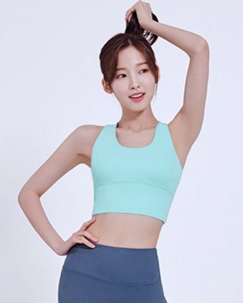 OH MY GIRL's Irene yoga outfit pictorial.