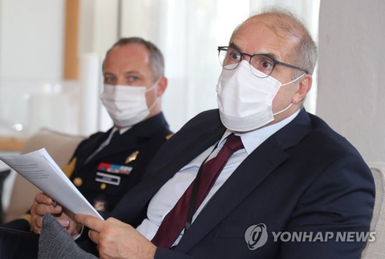 An angry press conference by French ambassador to Korea.