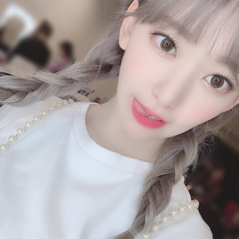 IZ*ONE Sakura.