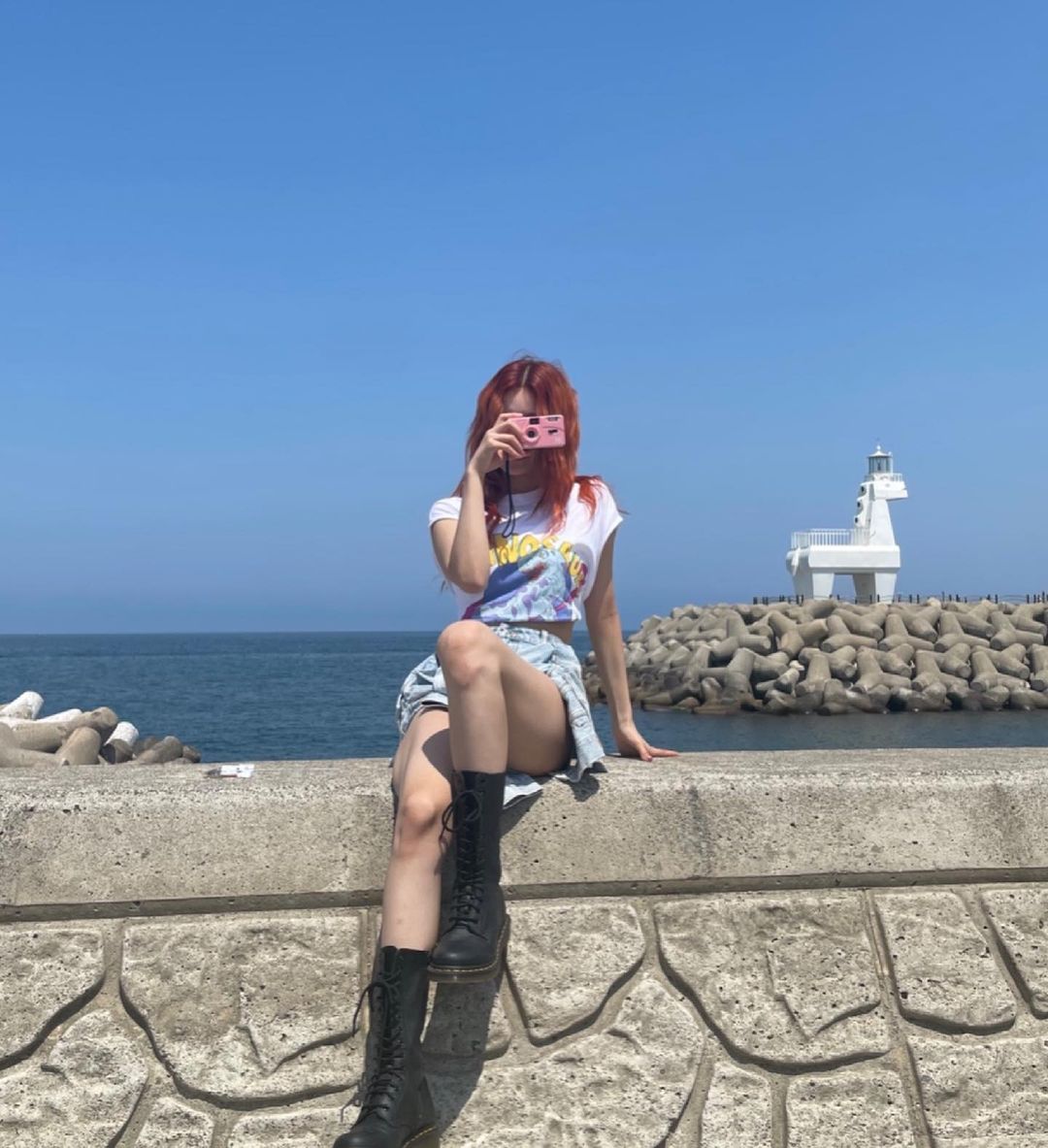 ITZY went to the beach in Jeju Island.