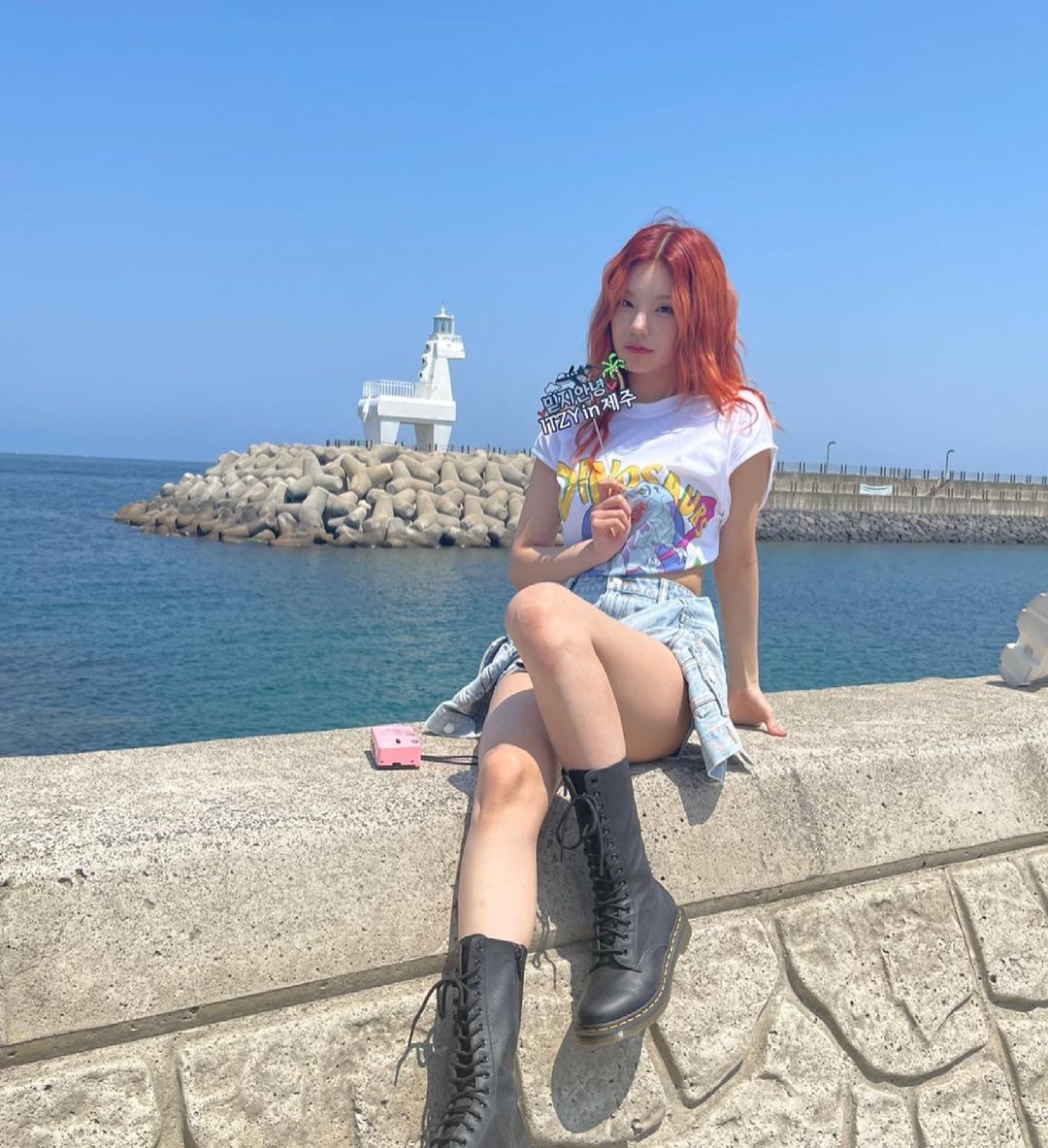 ITZY went to the beach in Jeju Island.